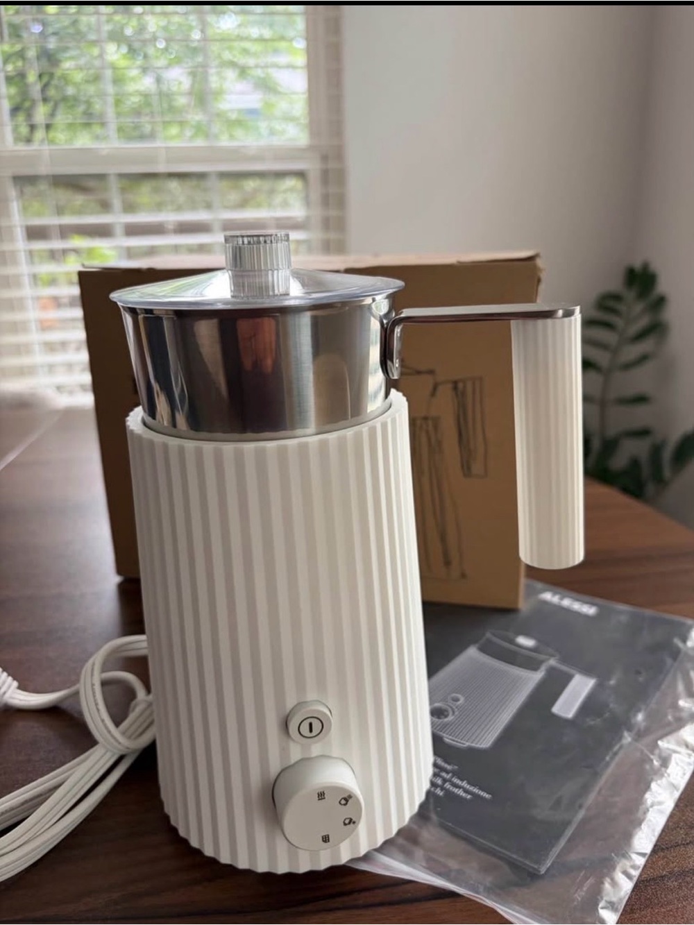 Electric Milk Frother in White with Ribbed Exterior